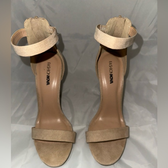 Fashion Nova Tan Ankle Strap Stilletto Heels Size 9 - Picture 3 of 5